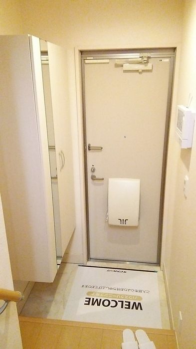 玄関　お部屋探しは【タウンハウジング千葉店】にお任せ下さい♪