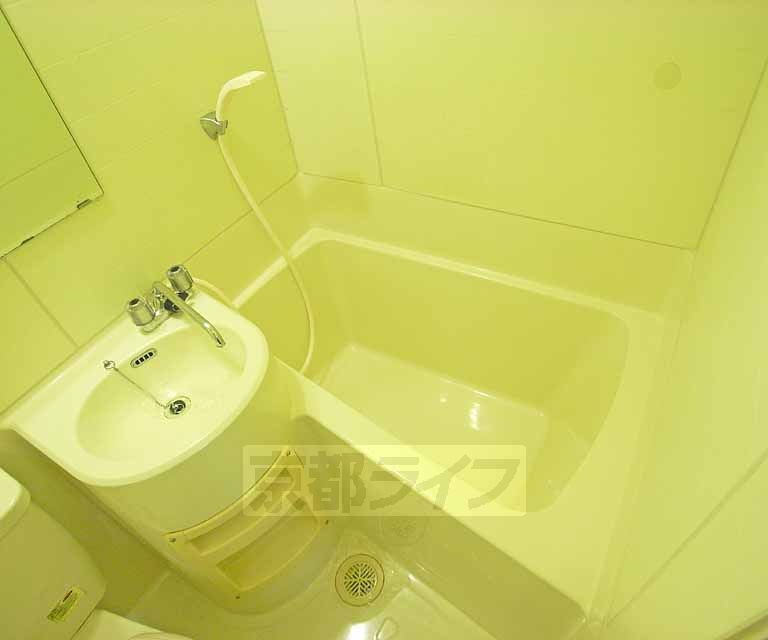 バス・シャワールーム　広々としたお風呂です。