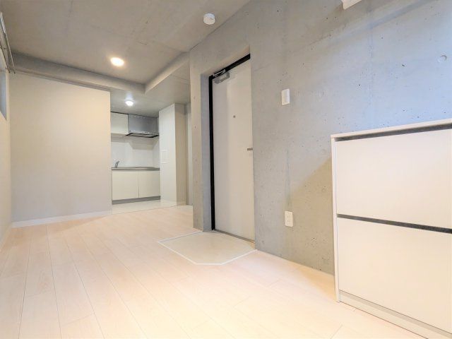 玄関　コルク本駒込　文京区向丘2