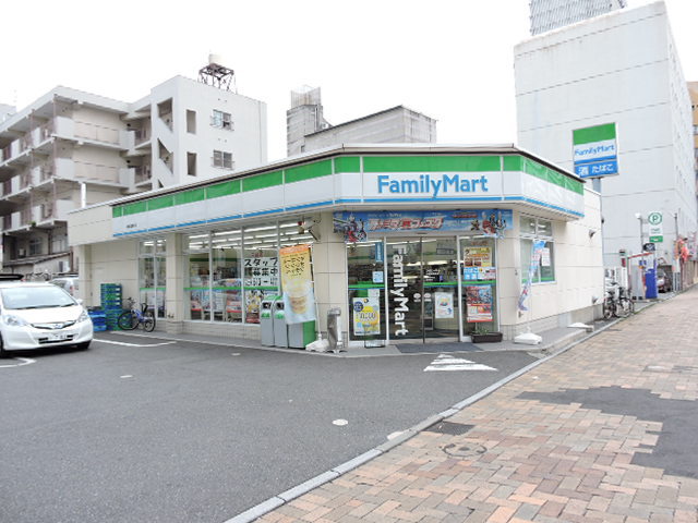 コンビニ　ファミリーマート小倉紺屋町店（コンビニ）まで217m