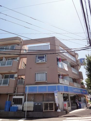 コンビニ　ローソン 青葉市ケ尾駅南店（コンビニ）まで303m