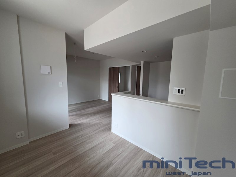 居室・リビング　現地モデルルーム写真のため現況優先