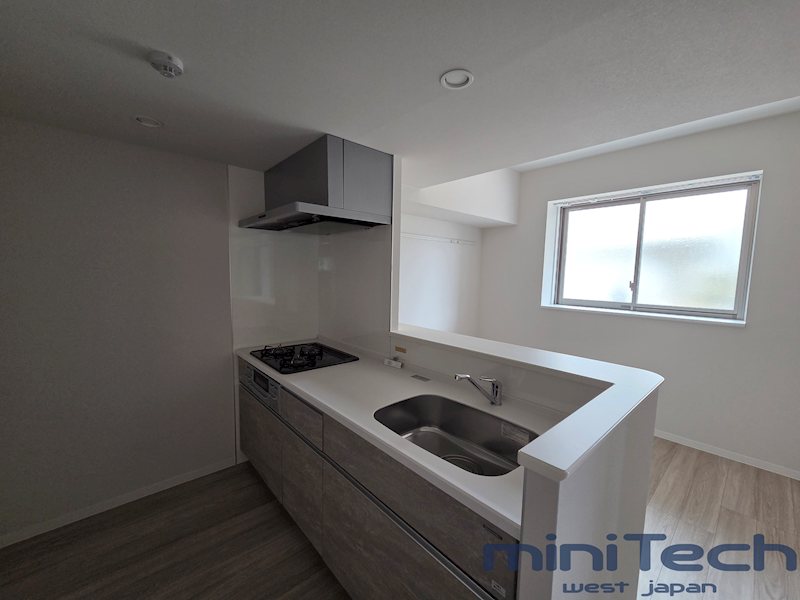 キッチン　現地モデルルーム写真のため現況優先