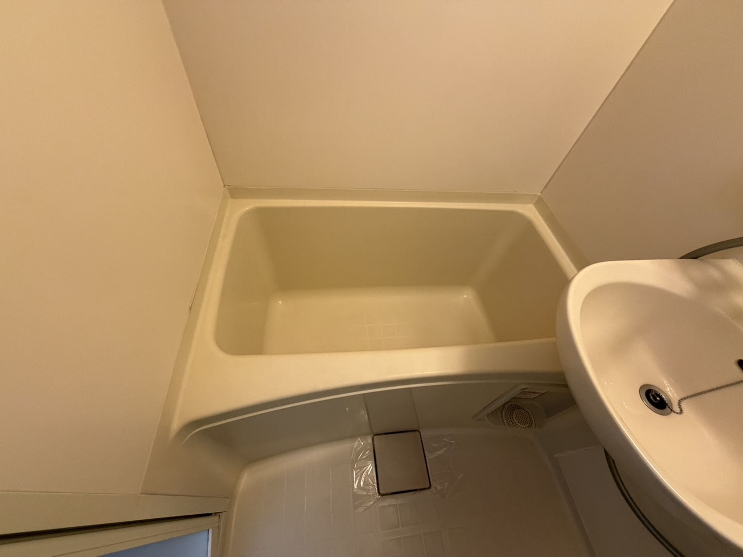 バス・シャワールーム　落ち着いた空間のお風呂です