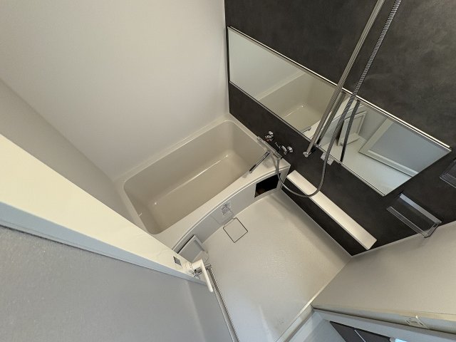 バス・シャワールーム　落ち着いた空間のお風呂です