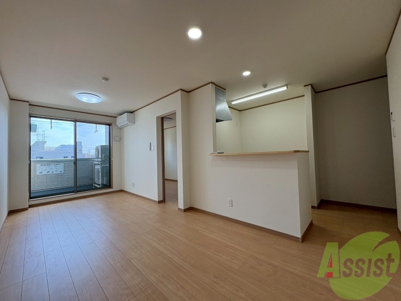 居室・リビング　１４．６帖と広めのリビングとなっております。