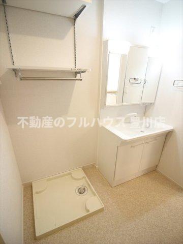 洗面設備　写真は反転タイプ別室