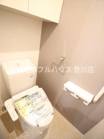 トイレ　写真は反転タイプ別室