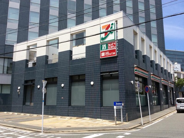 コンビニ　セブンイレブン 福岡薬院3丁目店（コンビニ）まで56m