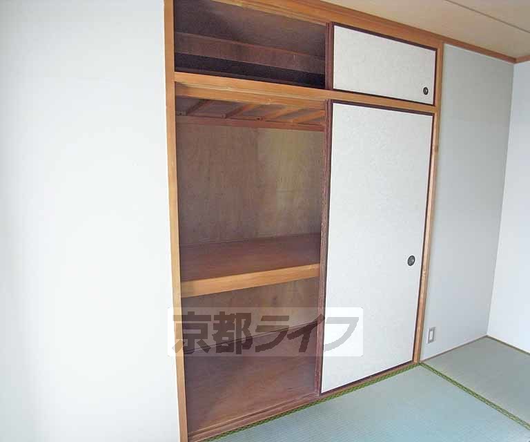 収納　押入れは畳サイズの収納力