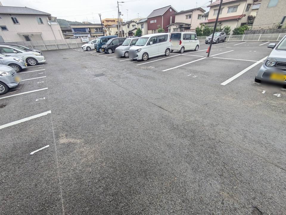 駐車場　駐車場