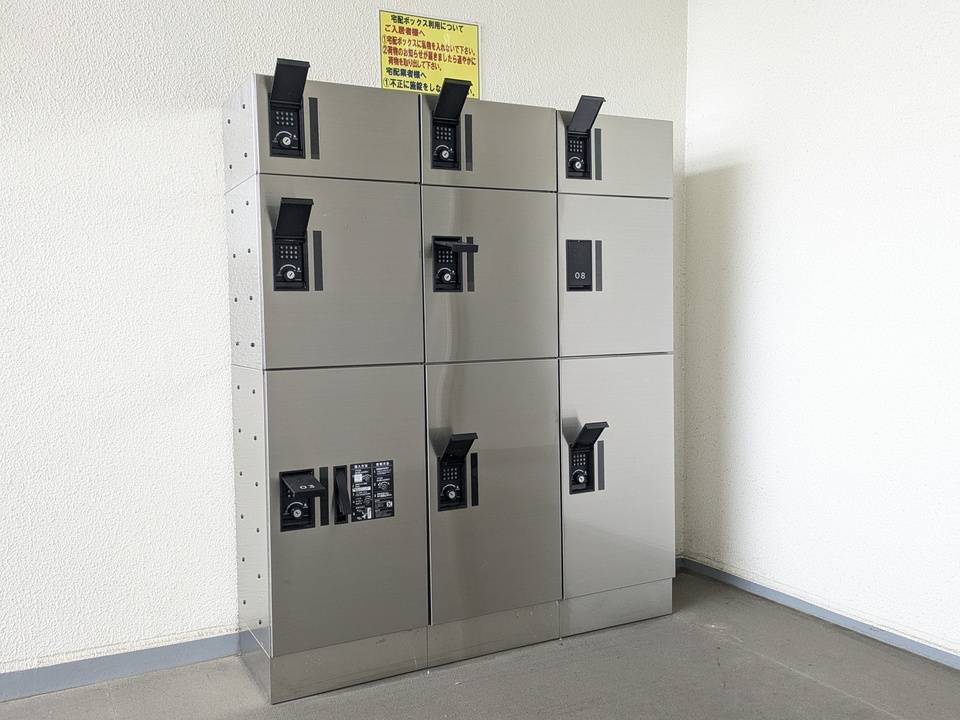 エントランス　宅配ボックス