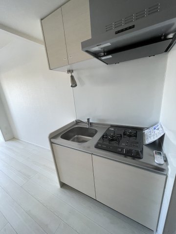 キッチン　502号室参考写真です（PURE WHITE)