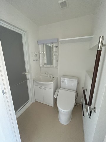 トイレ　502号室参考写真です（PURE WHITE)