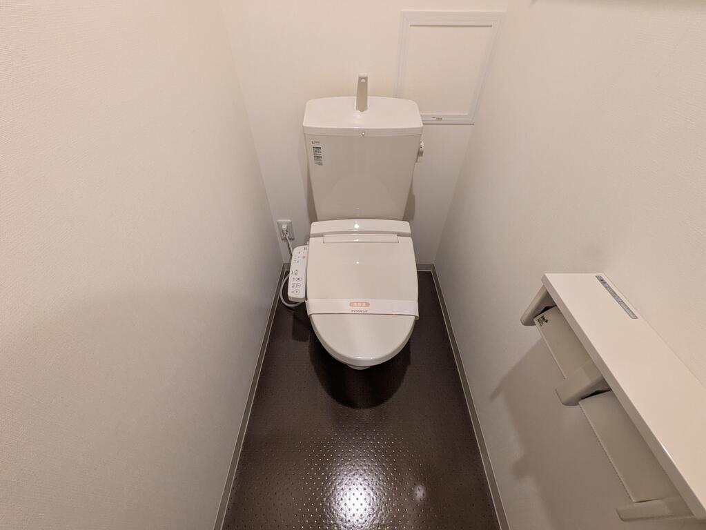 トイレ　※モデル