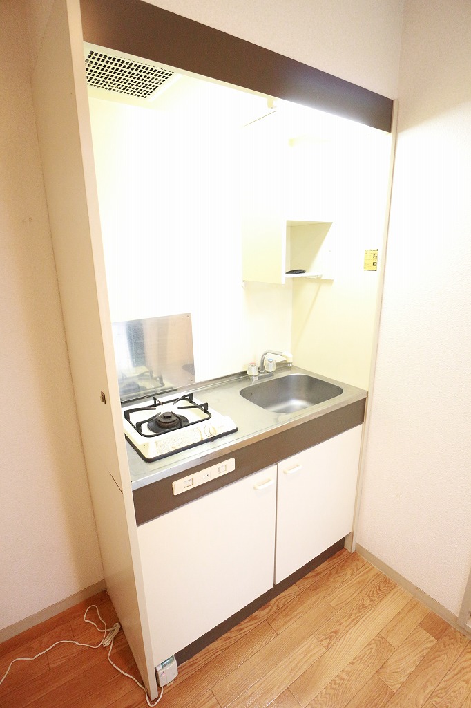 キッチン　ガスコンロ付のキッチンです。