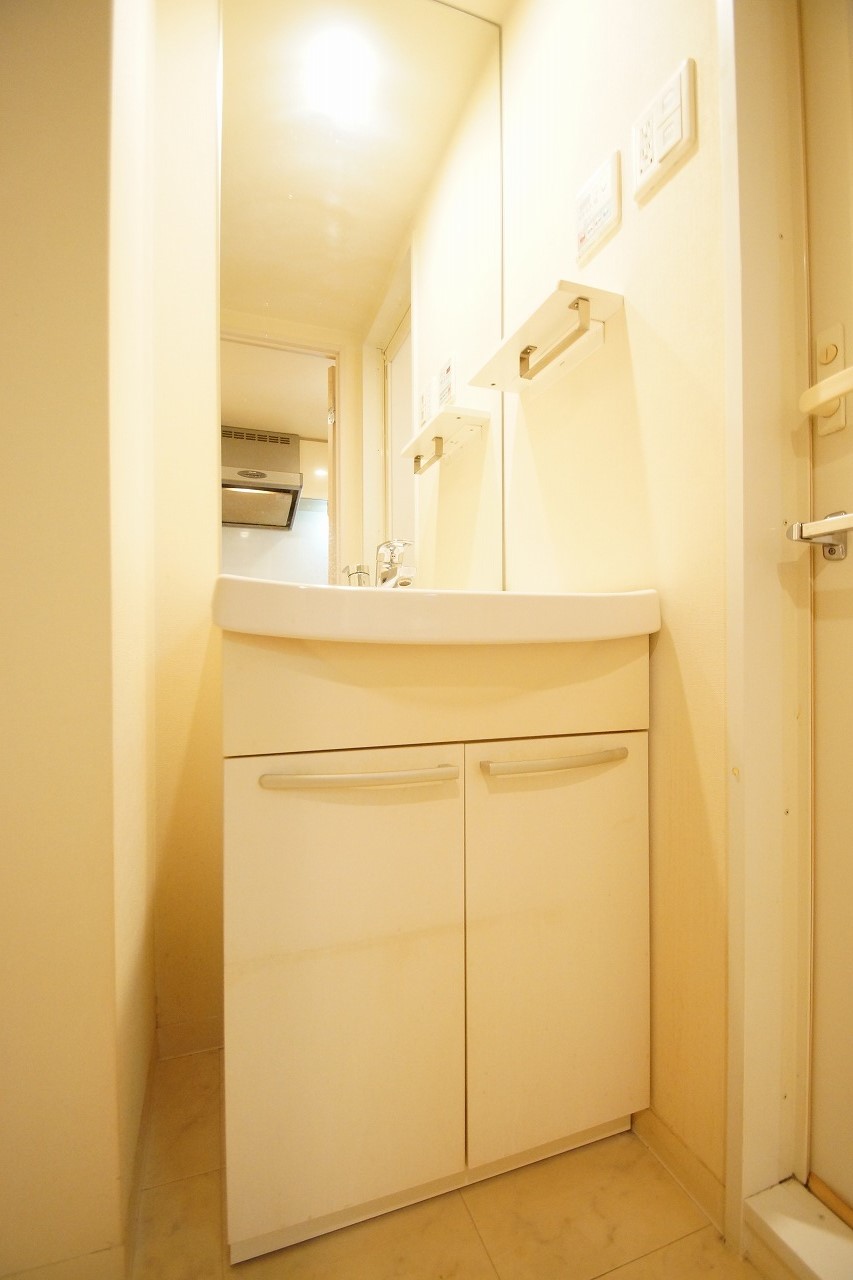 洗面設備　日々の生活に便利な「独立洗面台」あります。