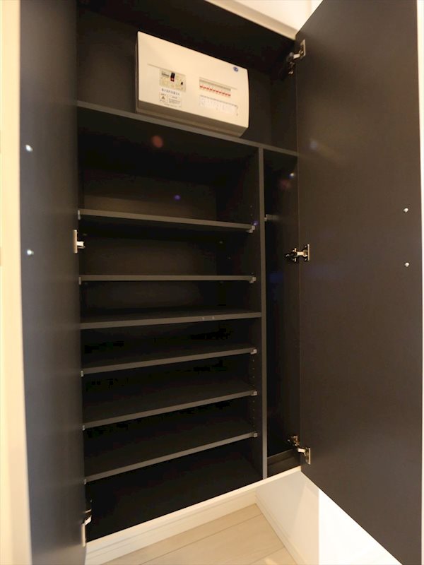 玄関　玄関　シューズボックス