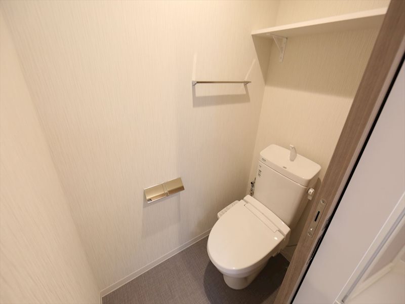 トイレ　温水洗浄暖房便座付トイレ