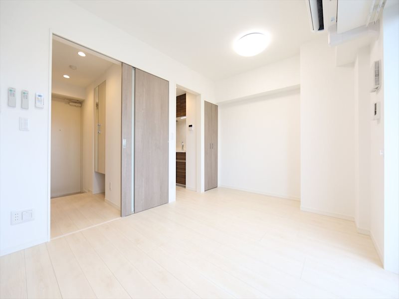 居室・リビング　ＬＤＫ11帖　洋室5帖と繋げても仕切っても使えます