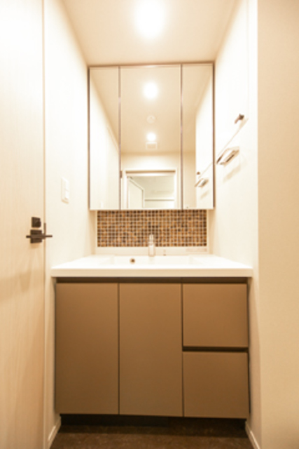 洗面設備　※写真は同タイプ住戸です。