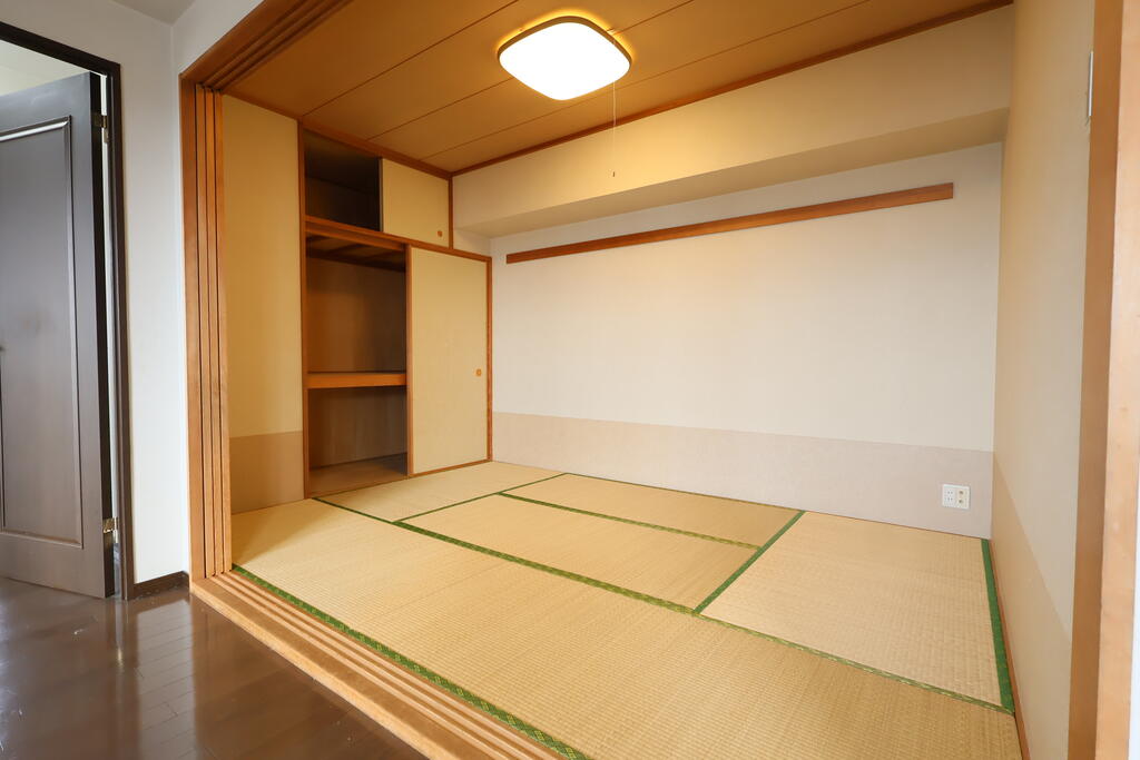 居室・リビング　6帖和室