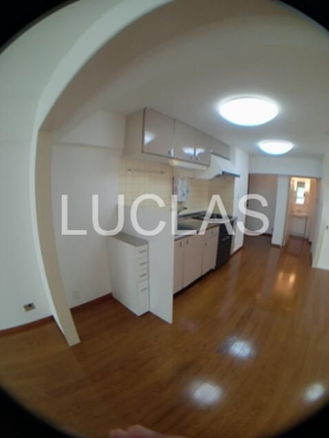 居室・リビング　ゆったりとしたリビングで憩いの空間…。