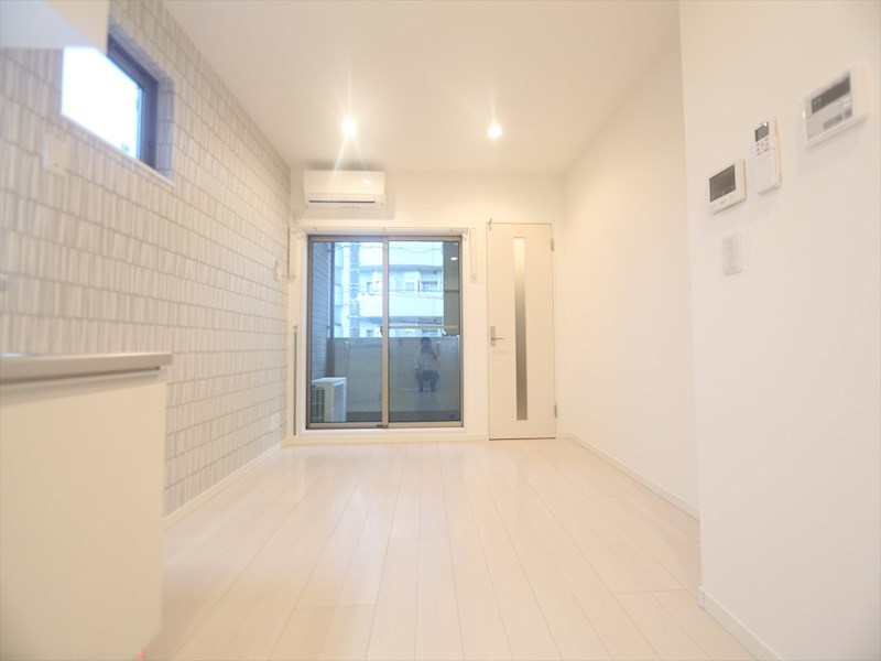 バルコニー　ＬＤＫ8.2帖　エアコン完備　南面バルコニー