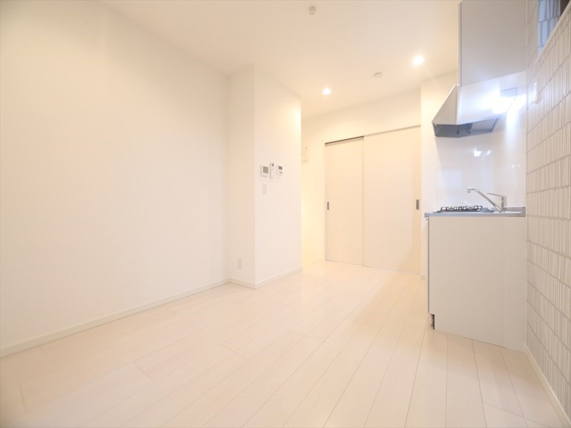 居室・リビング　ＬＤＫ8.2帖　洋室4.2帖　つなげても仕切っても使えます