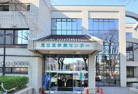 図書館　足立区立伊興図書館（図書館）まで1375m