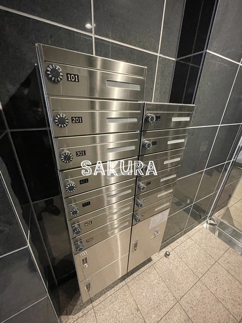 その他共有部分　外出の多い方でも安心の宅配ボックス付き♪