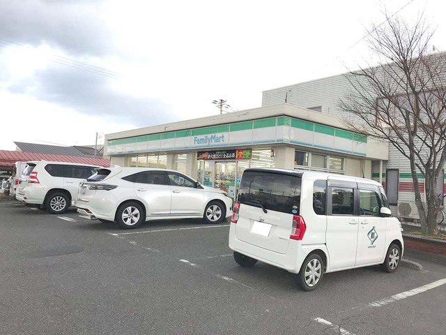 コンビニ　ファミリーマート郡山ゆうしん安積店（コンビニ）まで569m