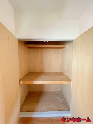 収納　写真は別のお部屋です。