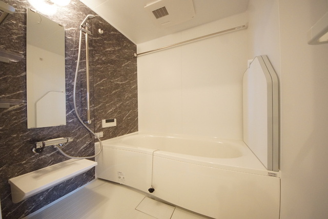 バス・シャワールーム　バスルーム