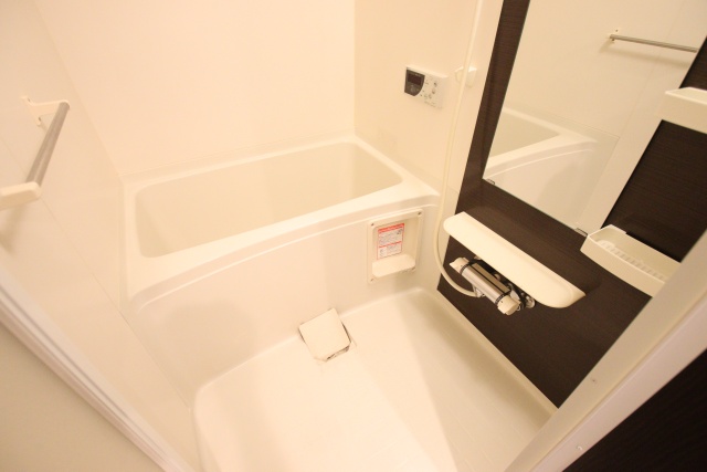 バス・シャワールーム　※別室の参考写真の為、現況優先です。