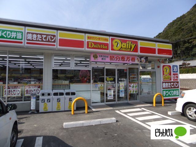 コンビニ　ニューヤマザキデイリーストア新栄二丁目店（コンビニ）まで60m