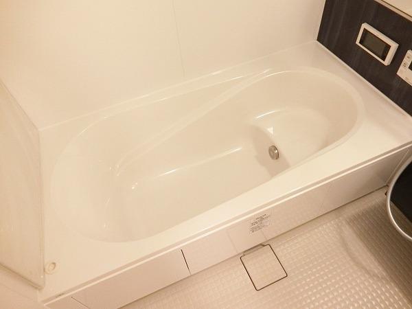 バス・シャワールーム　大型浴槽！追い焚きバス！