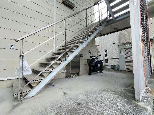 エントランス　設備仕様は号室により異なる為、現況を優先致します。