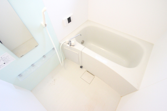 バス・シャワールーム　清潔感があるバスルーム