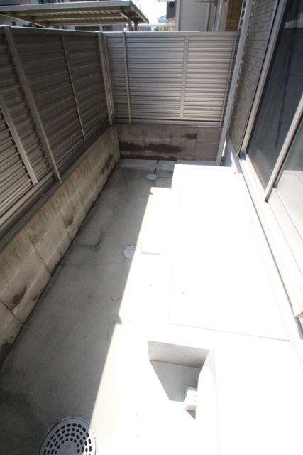 バルコニー　外からは見えにくい！！