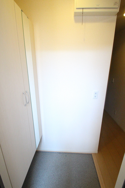 玄関　姿見付き！ただいまー！