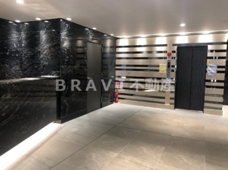 ロビー　【S-RESIDENCE谷町五丁目】明るいエントランス