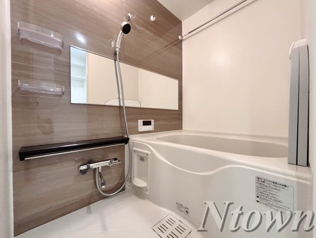 バス・シャワールーム　落ち着いた空間のお風呂です