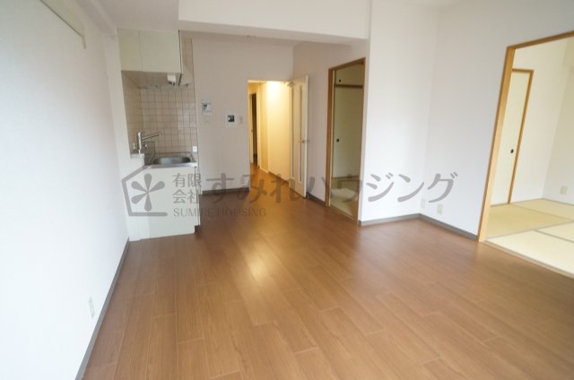 居室・リビング　参考、同建物・同間取りの号室