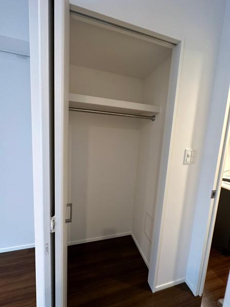 収納　写真は同間取り別部屋のものです