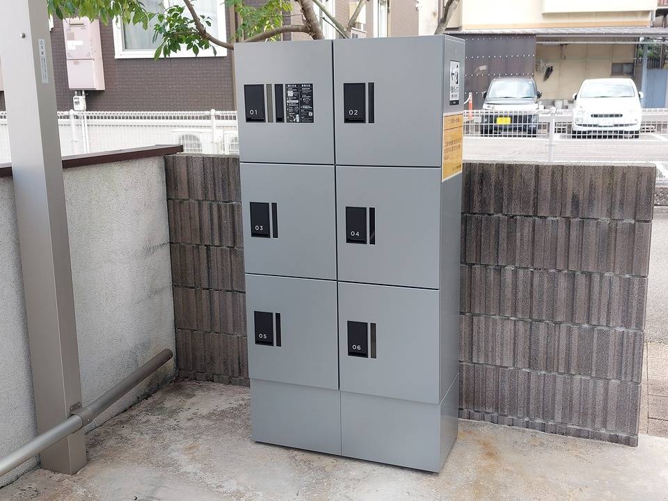 エントランス　宅配ボックス