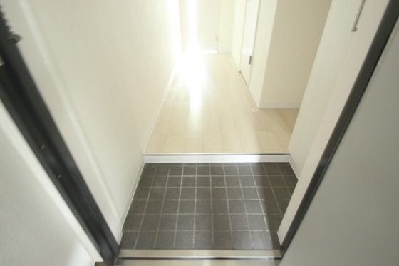 玄関　※別号室の写真です