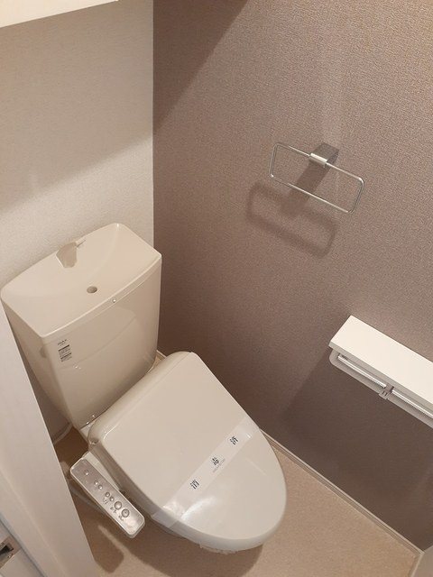 トイレ　温水洗浄便座