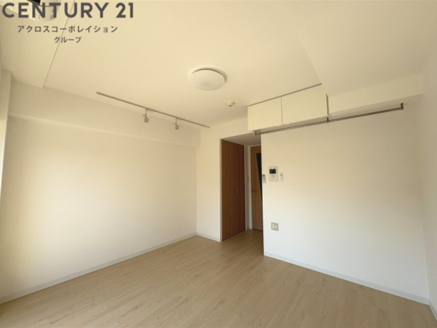 居室・リビング　エアコン付き8.5帖の洋室です♪