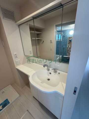 洗面設備　別部屋の参考写真で御座います。